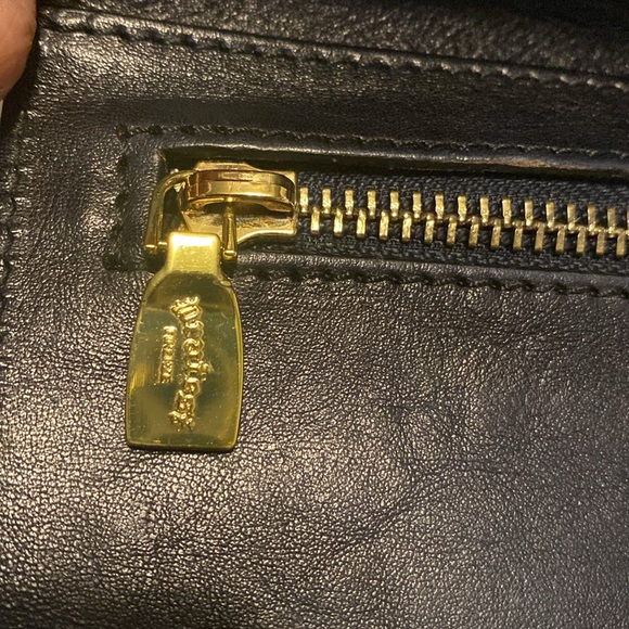 Unisex Pratese Firenze Leather Clutch Wallet Midnight Blue ♥️
Pure Class - Picture 13 of 13